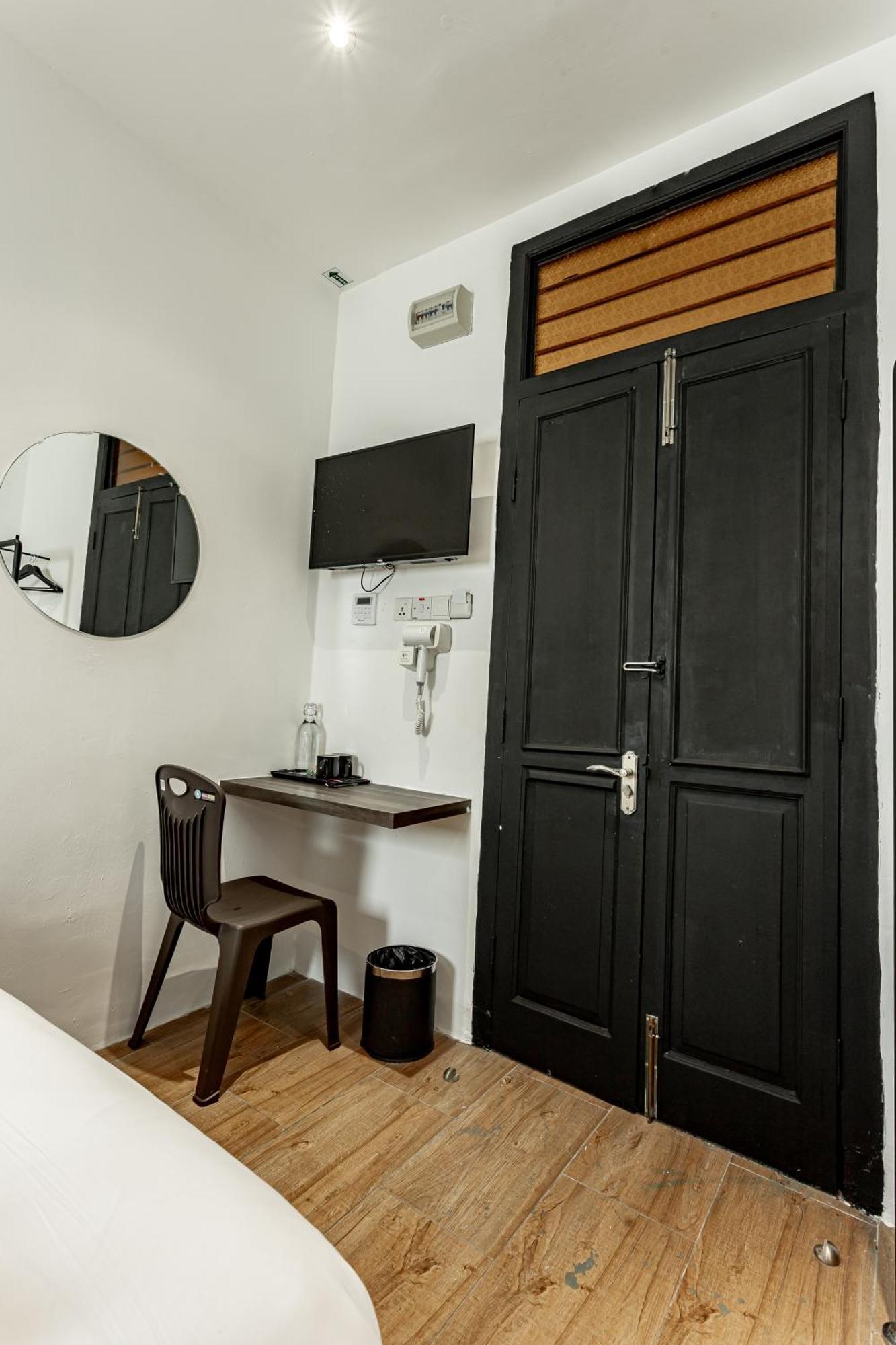 Hotel Earnest 3*