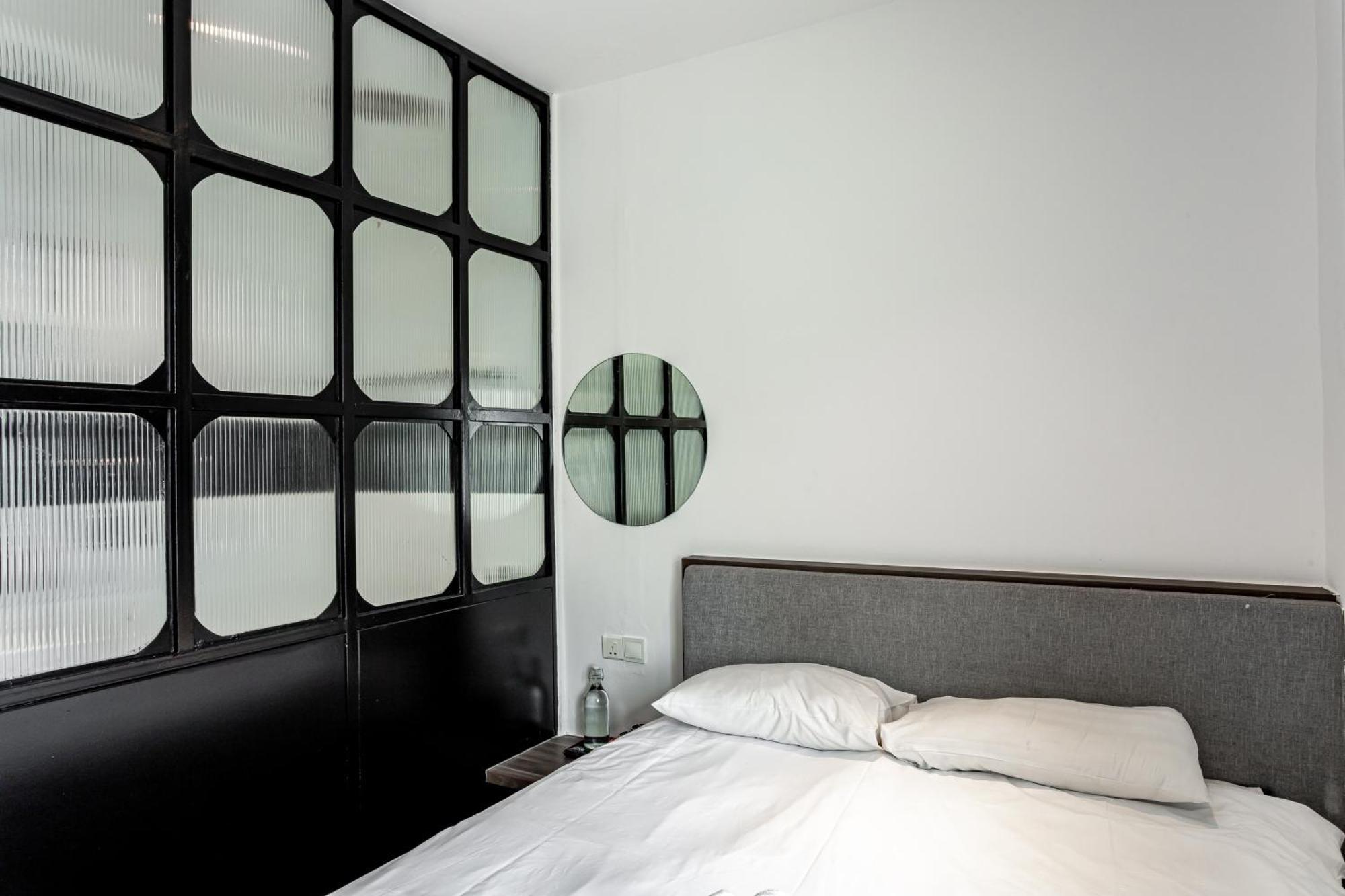 Earnest Hotel