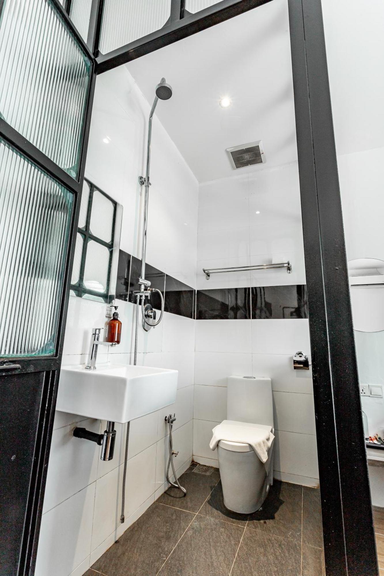 Earnest 3* George Town