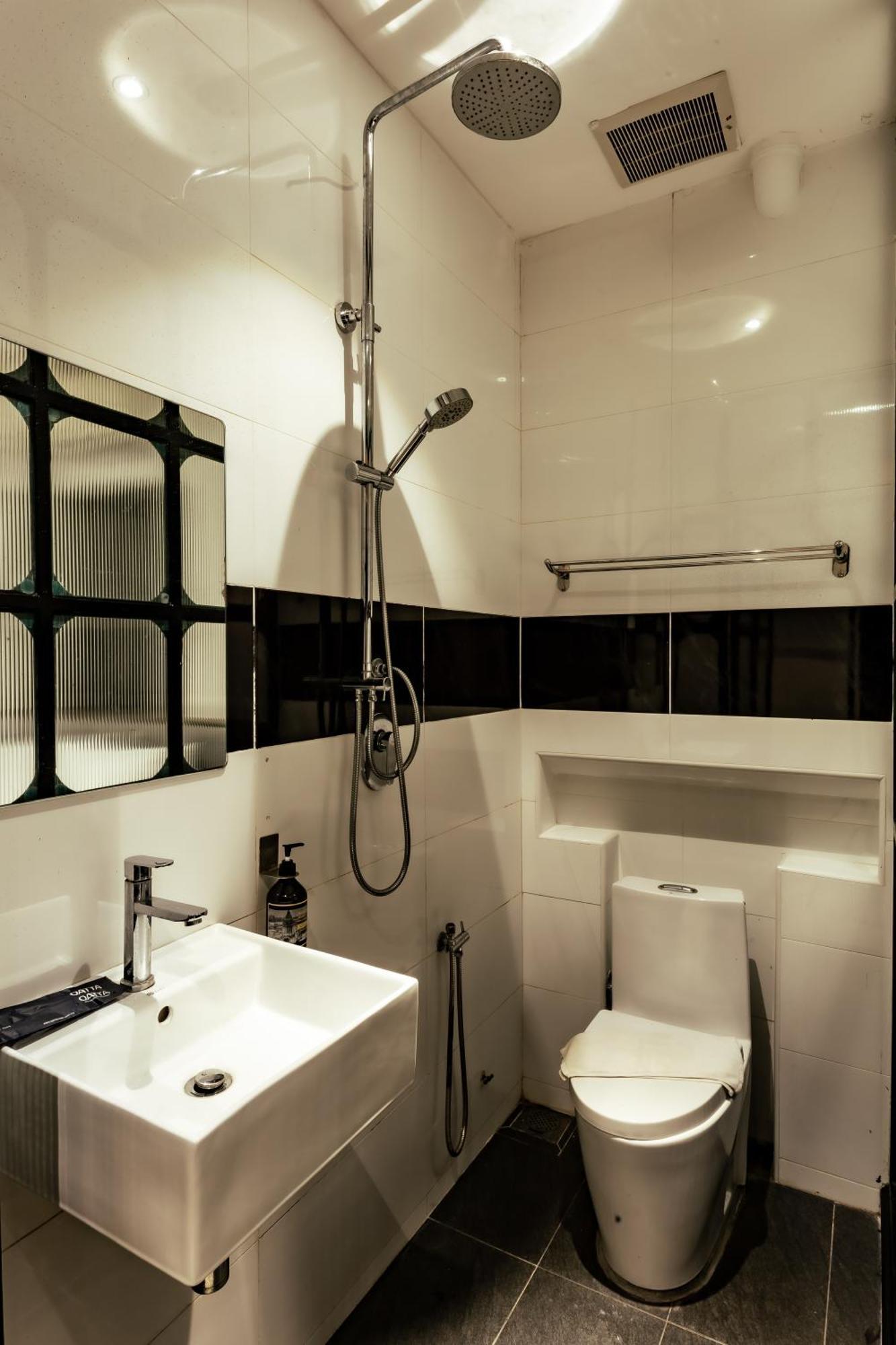 Hotel Earnest George Town